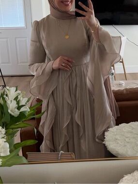 Elegant Long Sleeve Maxi Dress in Taupe